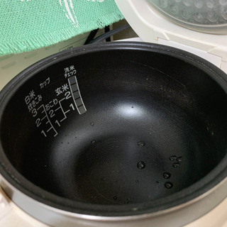 三号　炊飯器　白
