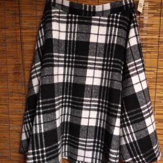 白黒チェックのスカート（店頭でのお買い上げ、ありがとうございました）