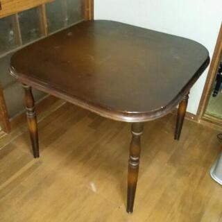 カリモク　ダイニングテーブルの画像