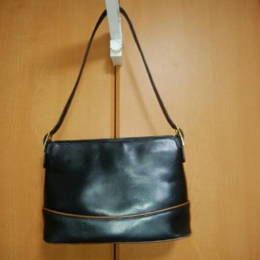 Lamodaショルダーバッグ