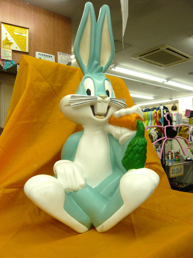 バックス・バニー Bugs Bunny 陶器  置物 フィギュア ワーナーブラザーズ アメキャラ ウサギ 札幌  西岡店