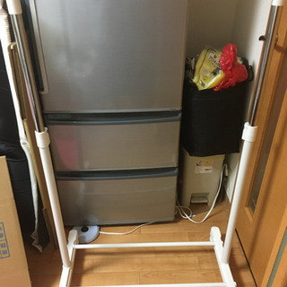洗濯物干し竿とハンガー