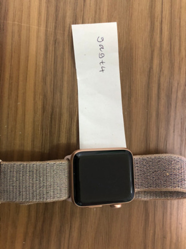 1/15まで！画像の通りヤフオクにて入札されました。欲しい方は御連絡下さいませ。 Apple Watch 3 42m MQKT2J/A ゴールドアルミニウム