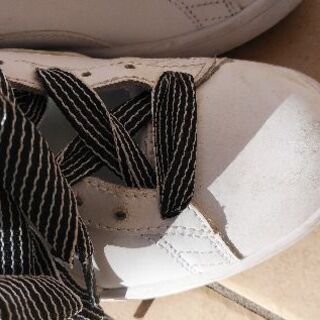PUMA  レディース スニーカーの画像