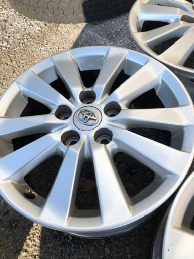 オーリス純正16インチアルミホイール　カローラプリウスなど