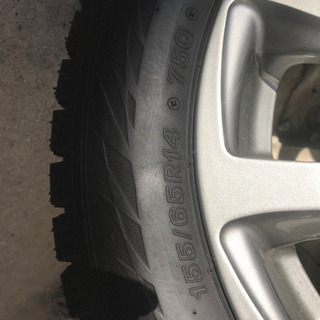 ホイールつきスタッドレスタイヤです。の画像