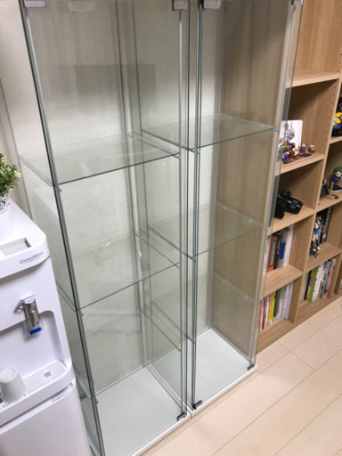 IKEA ガラス棚 二個　led付き