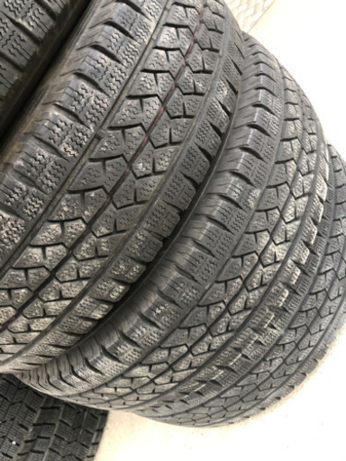 組み替え工賃込み‼️195/80r15 107/105L LT４本　ブリザック　ハイエース　キャラバン