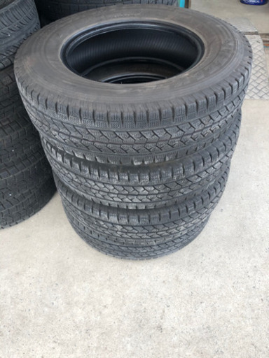 組み替え工賃込み‼️195/80r15 107/105L LT４本　ブリザック　ハイエース　キャラバン