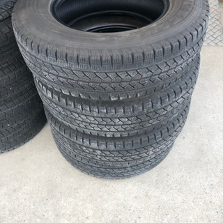組み替え工賃込み‼️195/80r15 107/105L LT４本　ブリザック　ハイエース　キャラバン
