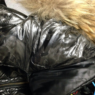 フード付きダウンジャケットの画像