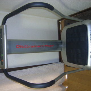 お値下げしました！楽々ダイエット！高級振動ブルブルマシン譲ります！フジ医療器 ダイエットトレーナーエフェクトの画像