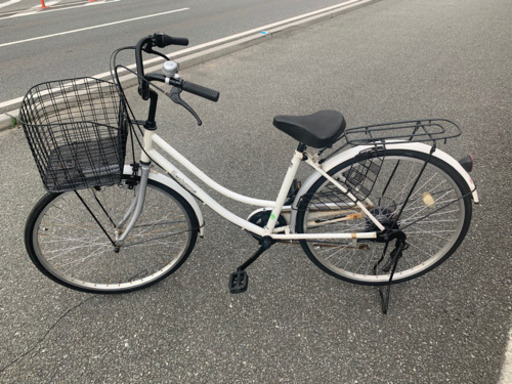 ☆中古品　ママチャリ　自転車　白　26インチ　6段切替付き☆