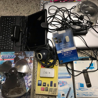 ノートパソコンと謎のアンドロイド端末とその他色々詰め合わせ