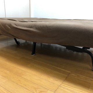 【急募】【譲ります】大きなソファーベッドの画像