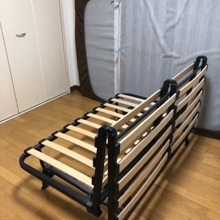 【急募】【譲ります】大きなソファーベッドの画像