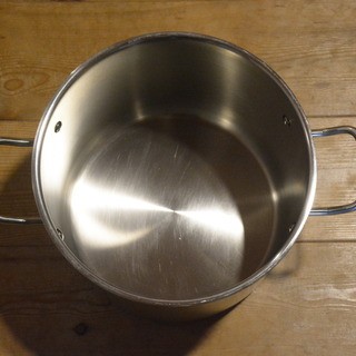ステンレス寸胴鍋（直径約25cm／高さ約20cm）ＩＨ対応　使用品　取りに来られる方の画像