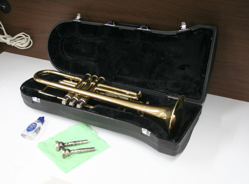JUPITER トランペット STR-300 ケース付き 金管楽器 ゴールド系 VINCENT BACH/ヴィンセントバック ジュピター  音出し確認済み ☆ PayPay(ペイペイ)決済可能 ☆ 札幌市 清田区 平岡