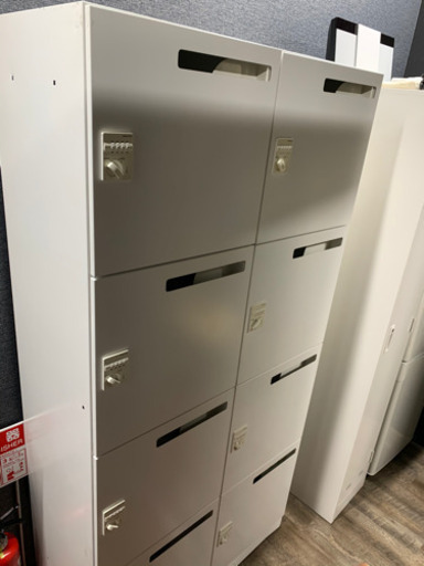 コクヨ　8人用パーソナルロッカー　メール穴あり　ダイアルロック