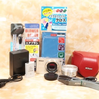 ☆極上美品＆スマホ転送☆ニコン J4 レンズキット シルバー