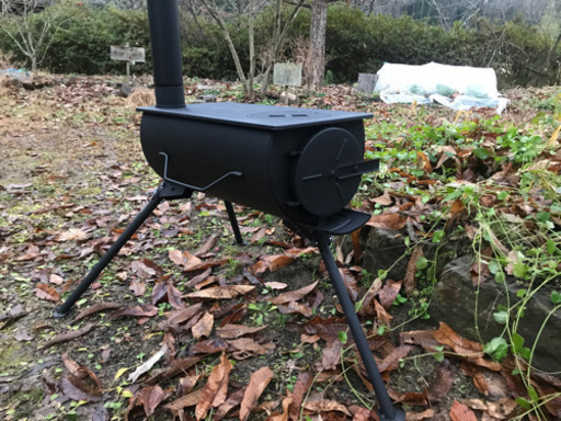 キャンプ用の薪ストーブ