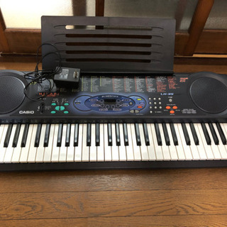 電子キーボード　CASIO