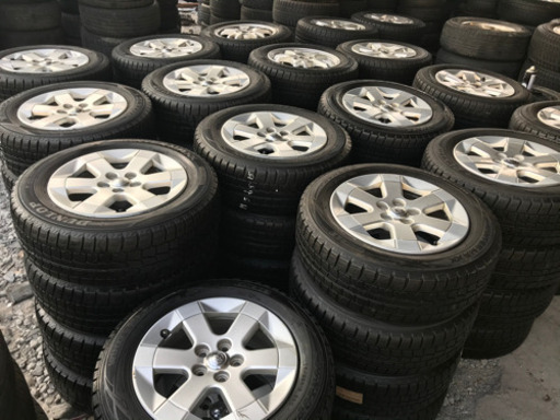 値下げ25000円⤵️20,000円、プリウスアルミホイール付きスタッドレスタイヤ★取り付け無料★