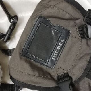 DIESELディーゼルボディーバッグ　ブラック　おまけ..DIESELショルダーバッグ　カーキの画像