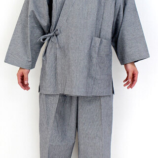 新品 男性 亀田縞作務衣 ・黒M1着（販売終了） ・グレーM1着（販売終了） ・黒L1着 ・グレーM1着　各1着5,000円（1着1万5千円で販売していたもの）の画像