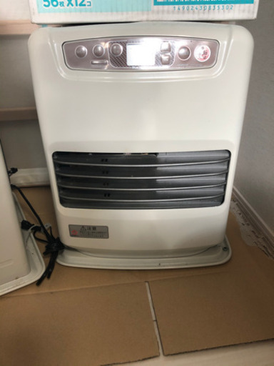 2015年製　ダイニチ　灯油ファンヒーター