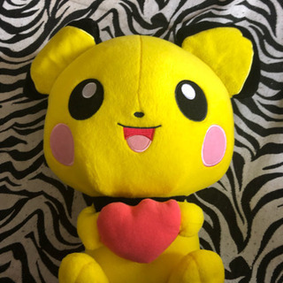 ピカチュウのぬいぐるみ