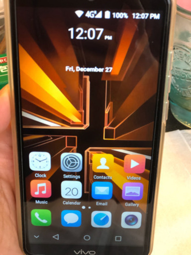 vivo スマホ　ピンク色