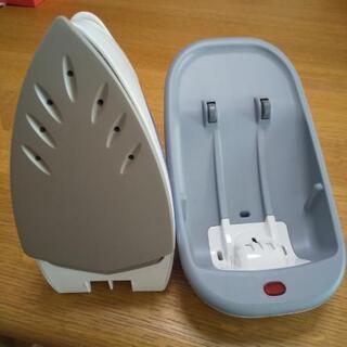 日立 スチームアイロン 2018年製の画像