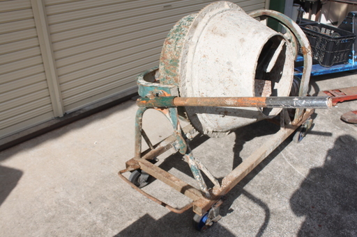100V電気式　動作OK品　建設機械■コンクリートミキサー■撹拌機■口径：400×深さ600mm　キャスター付