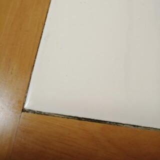 テーブルとスツール2個　天板外せますの画像