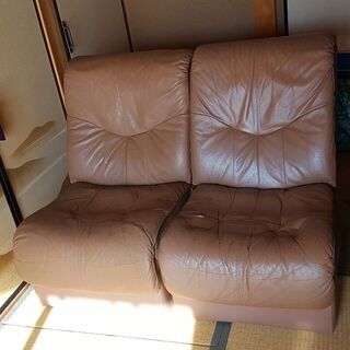 ソファー２客、セットでもらって下さい