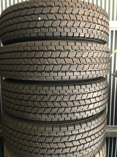 スタッドレスタイヤ