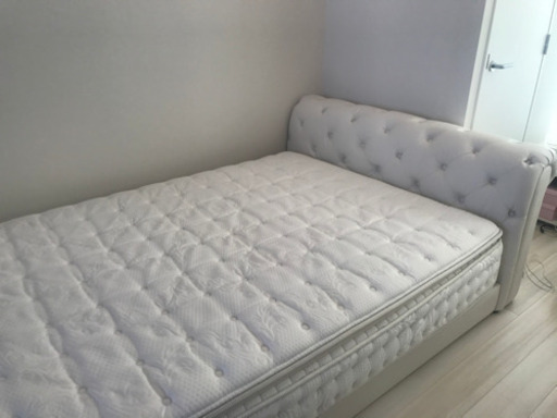 美品⭐︎ダブルベッド　マットレス　革フレーム付き