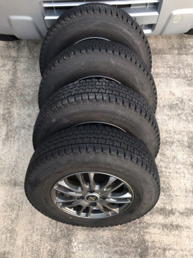 スタッドレスタイヤ