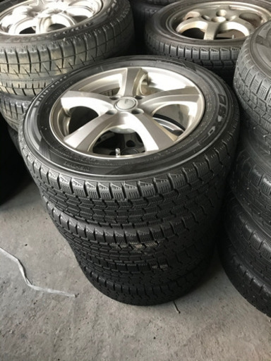 アクア用アルミホイール付きスタッドレスタイヤ