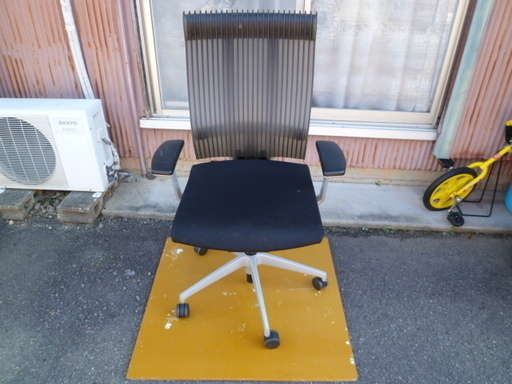 イトーキの高級オフィスチェア　ＫＥ-755　中古