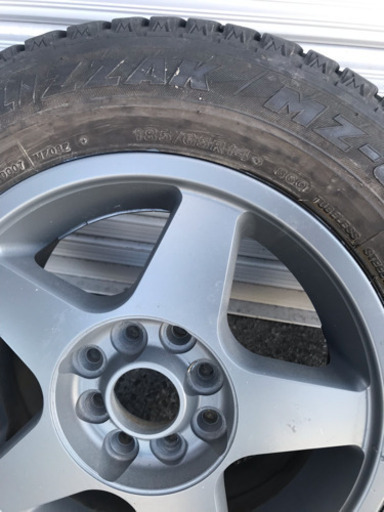車 買い換えのためスタッドレスタイヤ売ります。横浜ブリザック14インチ114,3 100 /4hマルチ