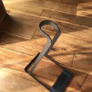 マキタ コードレスクリーナー用 掃除機立て ブラックの画像