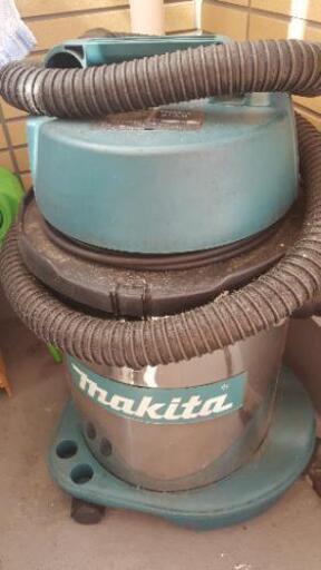 業務用掃除機　マキタ