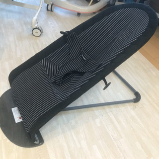 ベビービョルン バウンサー黒中古　／三軒茶屋