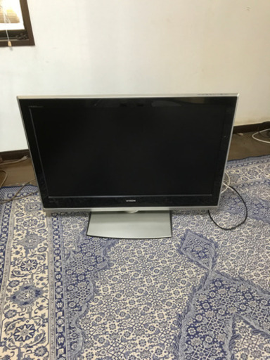 HITACHI 37型　液晶テレビ