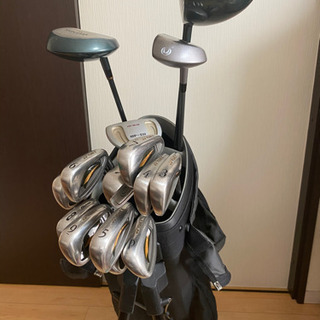 ゴルフバックとクラブ