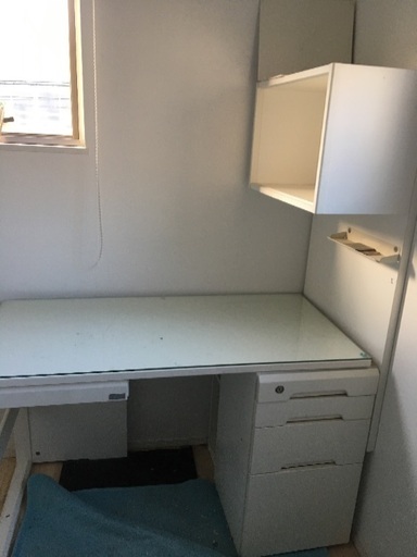 定価 13万円相当。キレイです！。ITOKI 学習机、事務机、インテリア、入学、会社