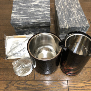 アイスペールと水差しの画像