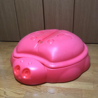 てんとう虫の砂場の画像